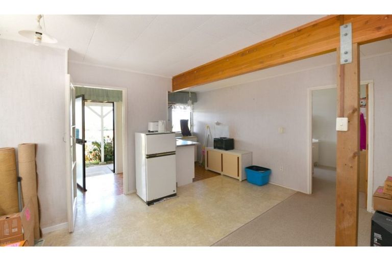 Photo of property in 1 Orewa Heights Crescent, Orewa, 0931