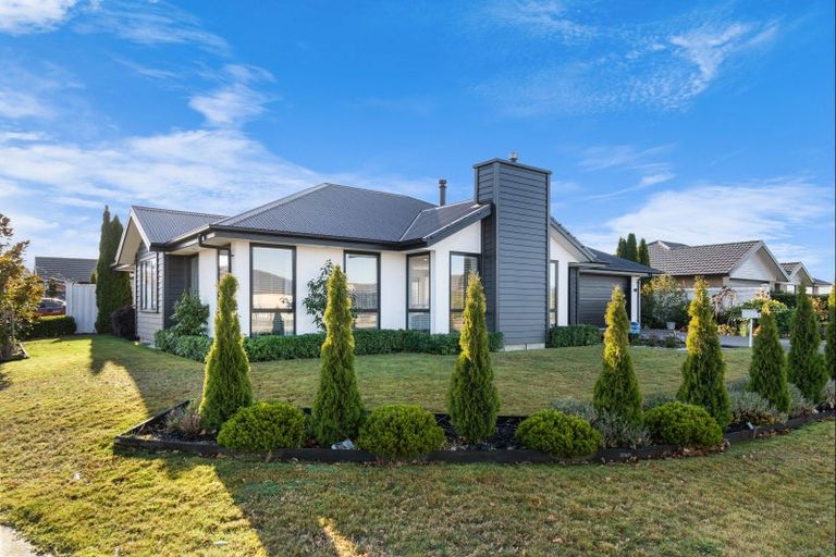 Photo of property in 27 Faringdon Boulevard, Rolleston, 7615