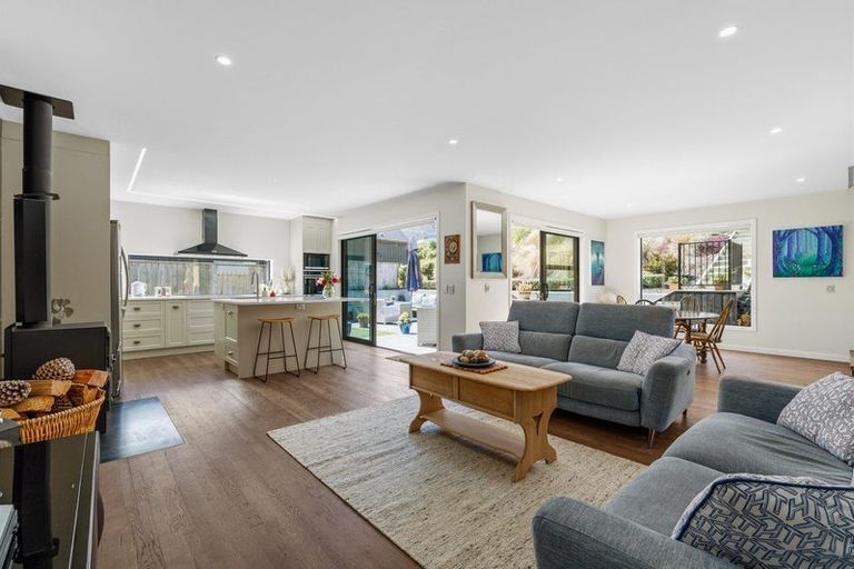 Photo of property in 15 Muster Road, Jacks Point, 9371