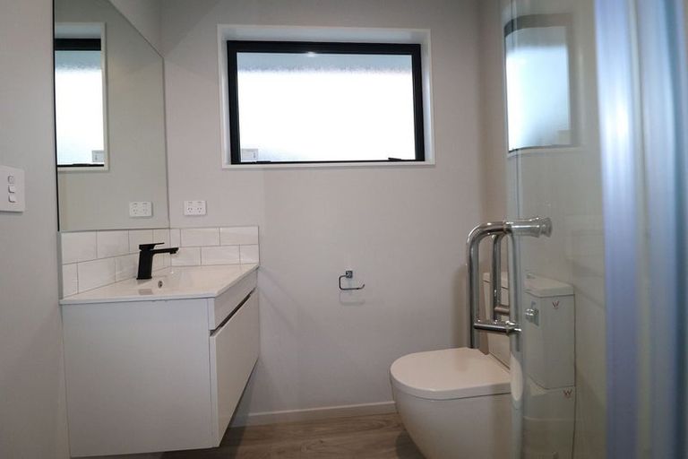 Photo of property in 30a/4 Northcote Road, Northcote, Christchurch, 8052
