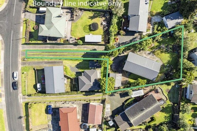 Photo of property in 13 Helleur Road, Massey, Auckland, 0614