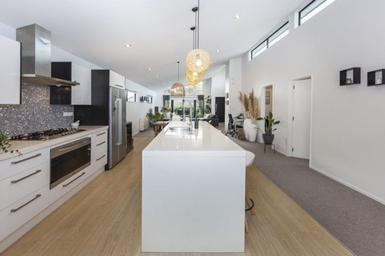 Photo of property in 136 Edgeware Road, St Albans, Christchurch, 8014