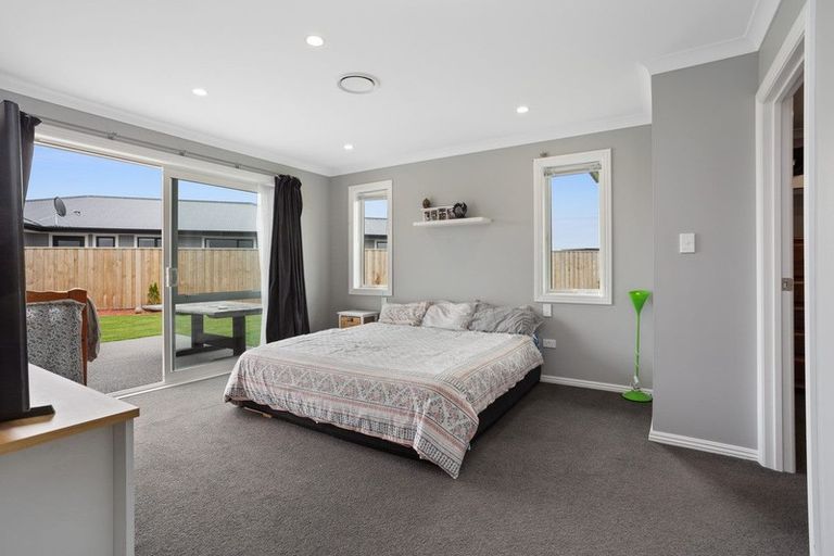 Photo of property in 35 Koura Drive, Rangiora, 7400