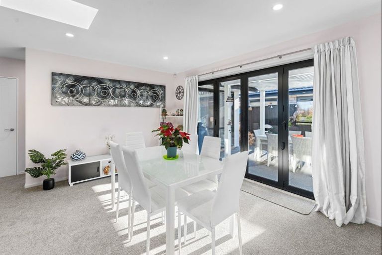 Photo of property in 27 Faringdon Boulevard, Rolleston, 7615