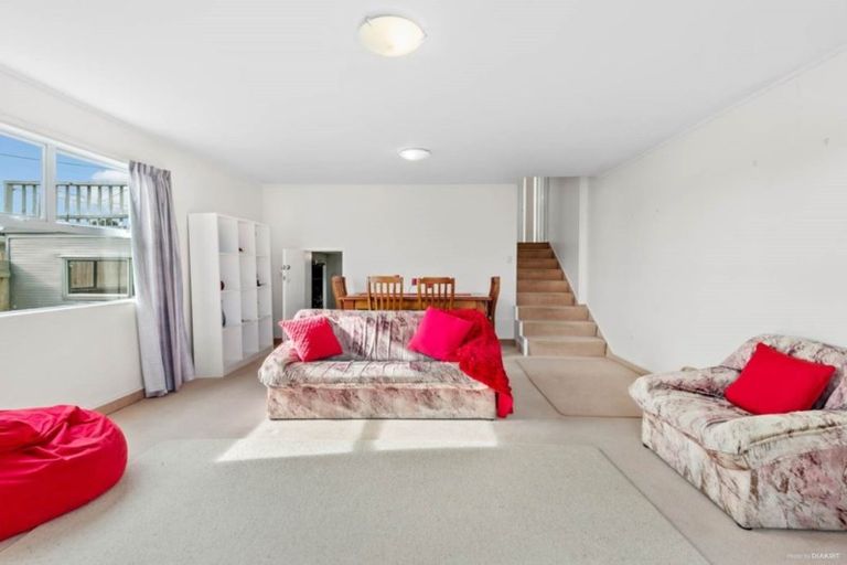 Photo of property in 286a Rangatira Road, Beach Haven, Auckland, 0626