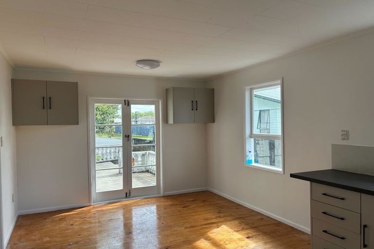 Photo of property in 12 Burbridge Road, Favona, Auckland, 2024