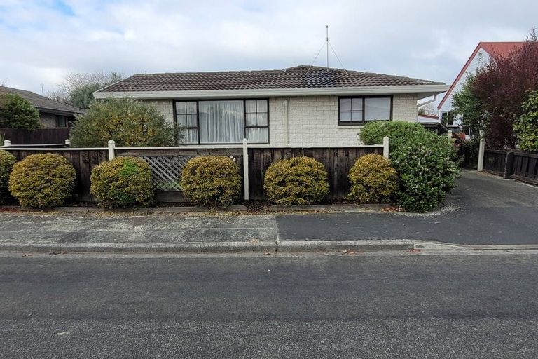 Photo of property in 14 Resolution Place, Bryndwr, Christchurch, 8053