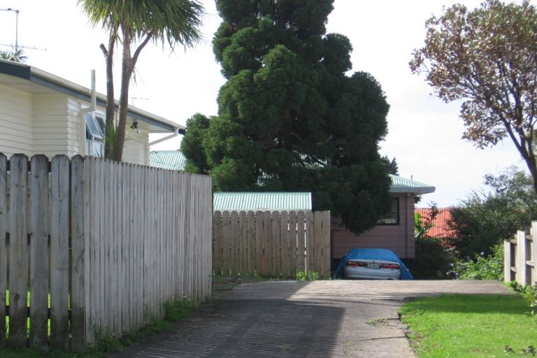Photo of property in 33 Meilland Place, Glen Eden, Auckland, 0602