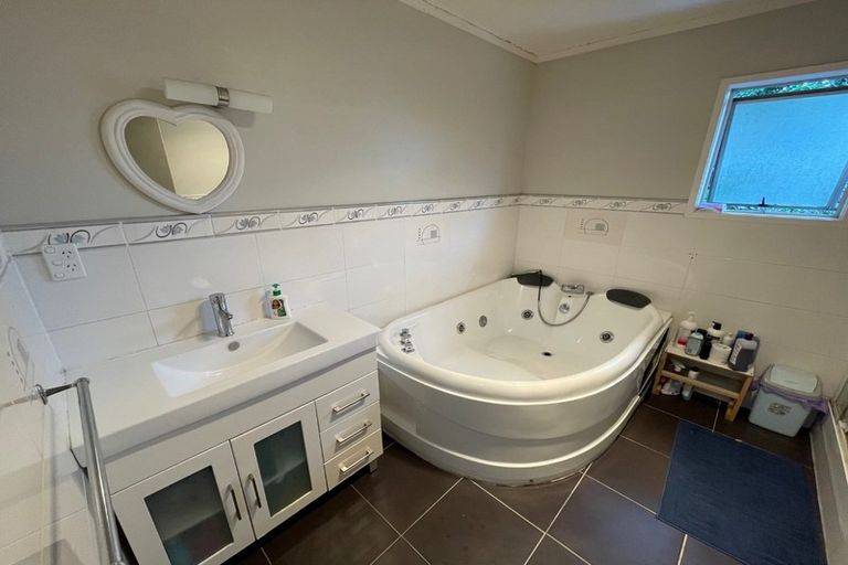 Photo of property in 94a Great South Road, Manurewa, Auckland, 2102