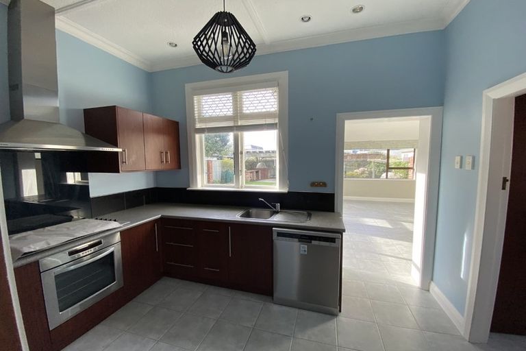 Photo of property in 191 Queens Drive, Lyall Bay, Wellington, 6022