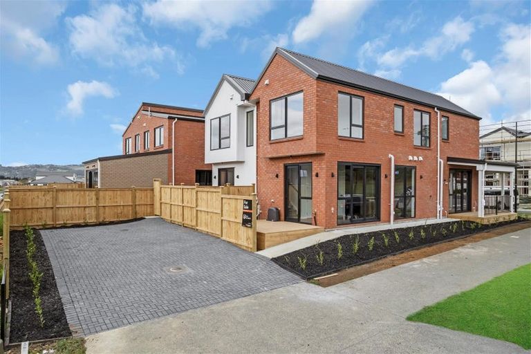 Photo of property in 14 Waimarie Drive, Karaka, 2578