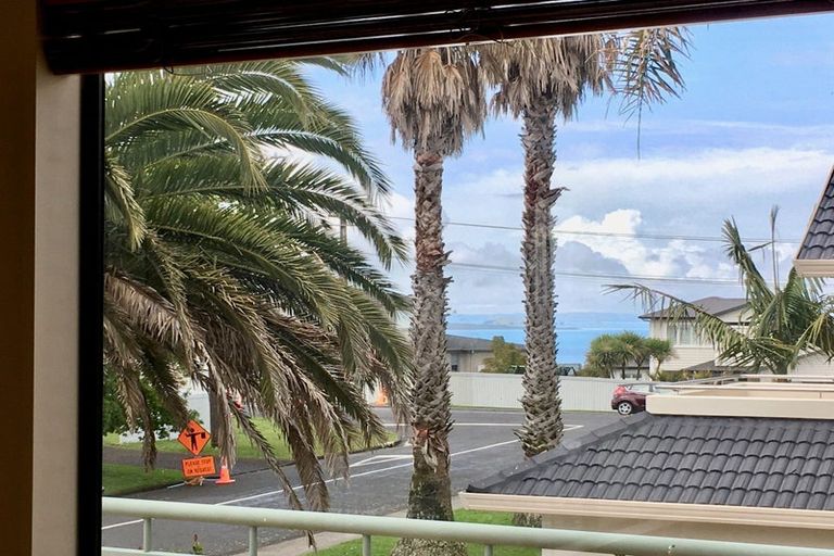 Photo of property in 2b Braemar Road, Castor Bay, Auckland, 0620