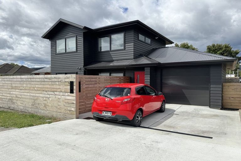 Photo of property in 22 Palmer Crescent, Silverstream, Upper Hutt, 5019