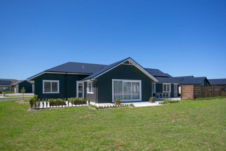 Photo of property in 51 Mike Smith Drive, Cambridge, 3434