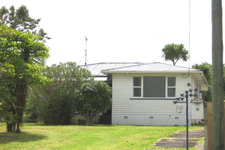 Photo of property in 137 Lancaster Road, Beach Haven, Auckland, 0626