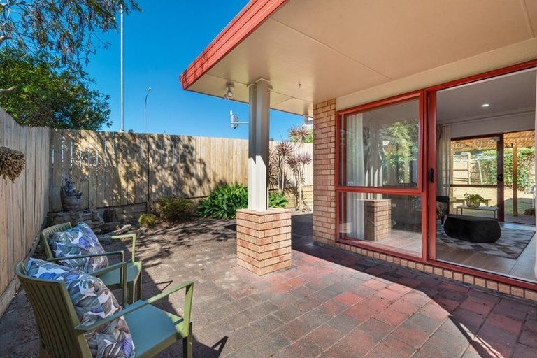 Photo of property in 5 Fearnley Grove, Albany, Auckland, 0632