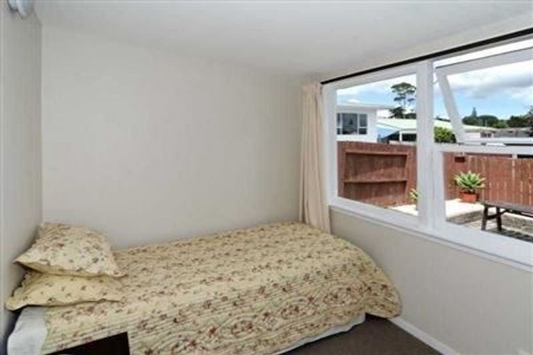 Photo of property in 55 Awaroa Road, Sunnyvale, Auckland, 0612