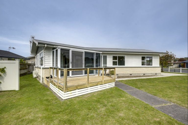 Photo of property in 4 Upham Crescent, Taradale, Napier, 4112