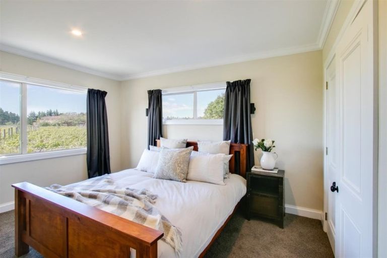 Photo of property in 20 Clifton Road, Haumoana, 4102