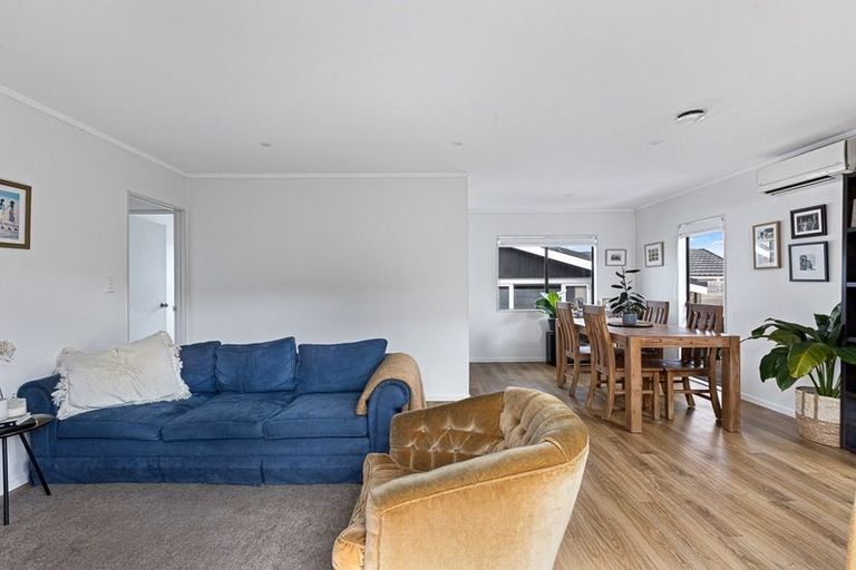 Photo of property in 1/13 Matipo Road, Te Atatu Peninsula, Auckland, 0610