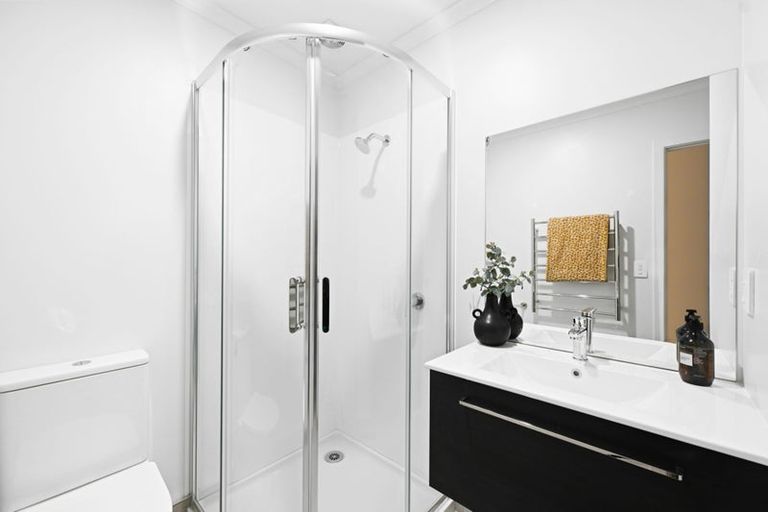 Photo of property in 124/126 Commerce Street, Frankton, Hamilton, 3204