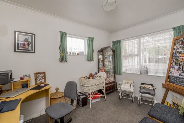 Photo of property in 19 Heather Street, Levin, 5510