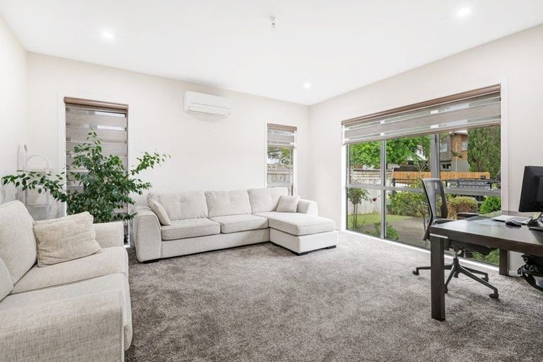 Photo of property in 30 Salamanca Road, Sunnynook, Auckland, 0620
