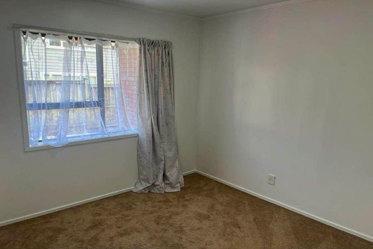Photo of property in 2/107 Moore Street, Howick, Auckland, 2014