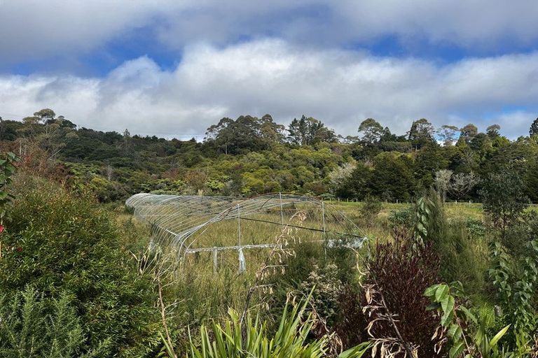 Photo of property in 166 Waimate Road North, Kerikeri, 0293