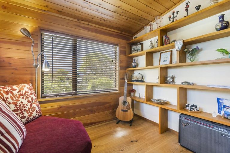 Photo of property in 21 Heuchan Lane, Wanaka, 9305