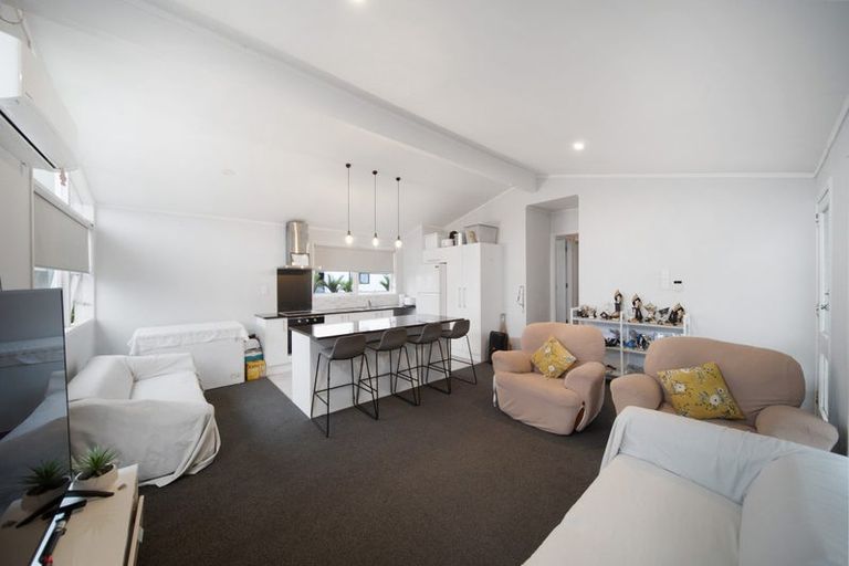 Photo of property in 591 Massey Road, Mangere, Auckland, 2022