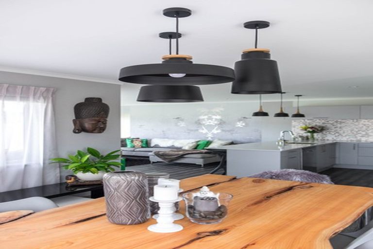 Photo of property in 2 Oscar Place, Whitianga, 3510