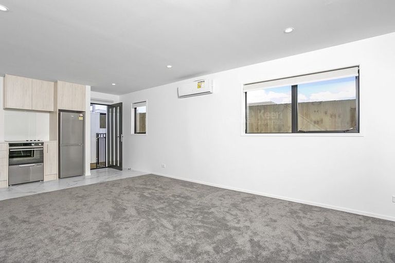 Photo of property in 1/21 Karamu Street, Te Atatu Peninsula, Auckland, 0610
