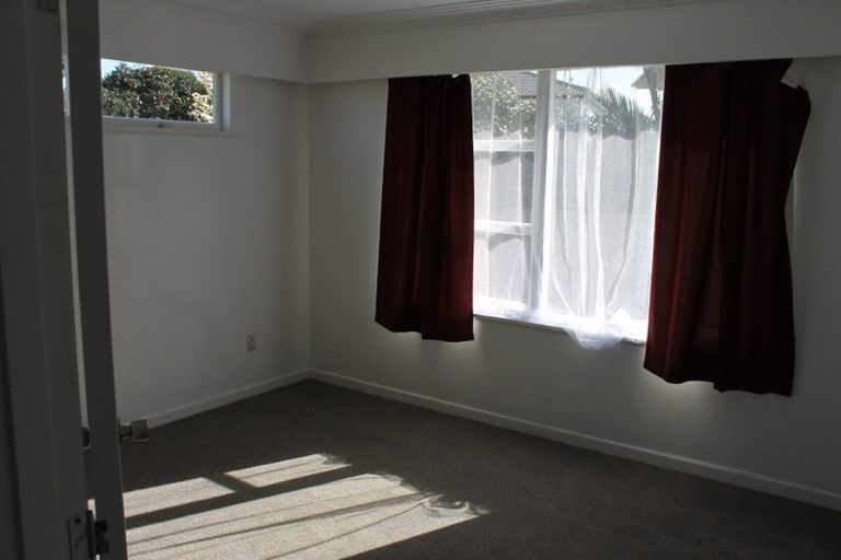 Photo of property in 16 Michelle Place, Mangere, Auckland, 2022