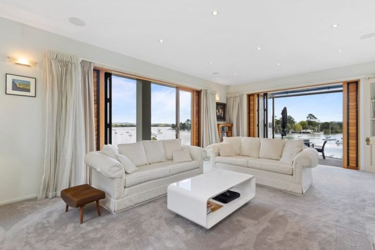Photo of property in 15 Rahui Road, Greenhithe, Auckland, 0632