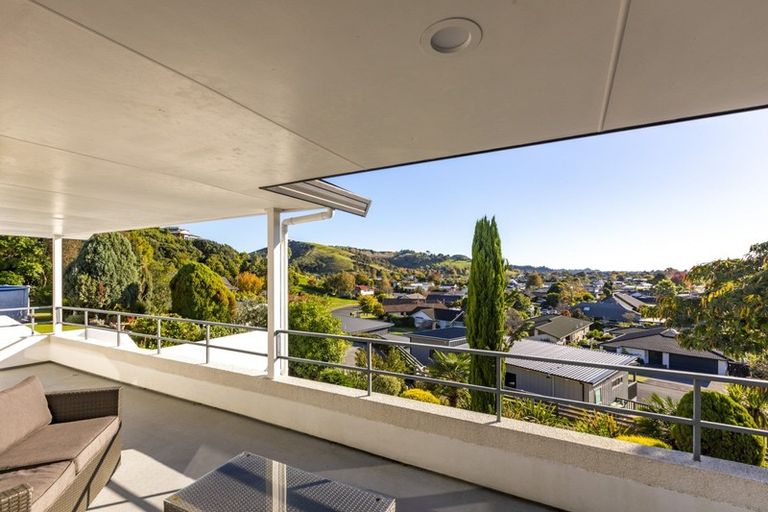 Photo of property in 37 Hetley Crescent, Taradale, Napier, 4112