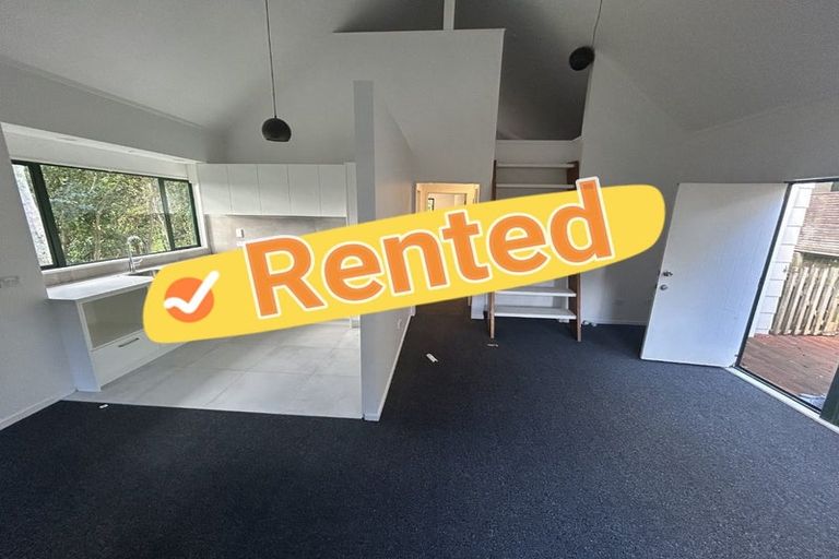 Photo of property in 5 Lysander Crescent, Beach Haven, Auckland, 0626