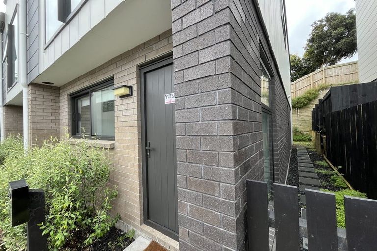 Photo of property in 20 Tukari Lane, Mangere Bridge, Auckland, 2022