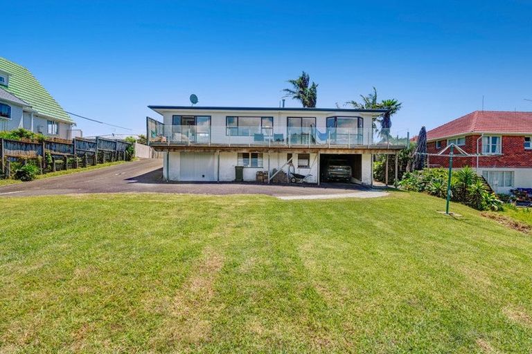 Photo of property in 1/63 College Road, Northcote, Auckland, 0627
