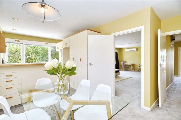 Photo of property in 17 Bateman Avenue, Bryndwr, Christchurch, 8053