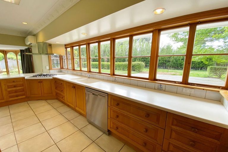 Photo of property in 163 Gardiners Road, Harewood, Christchurch, 8051