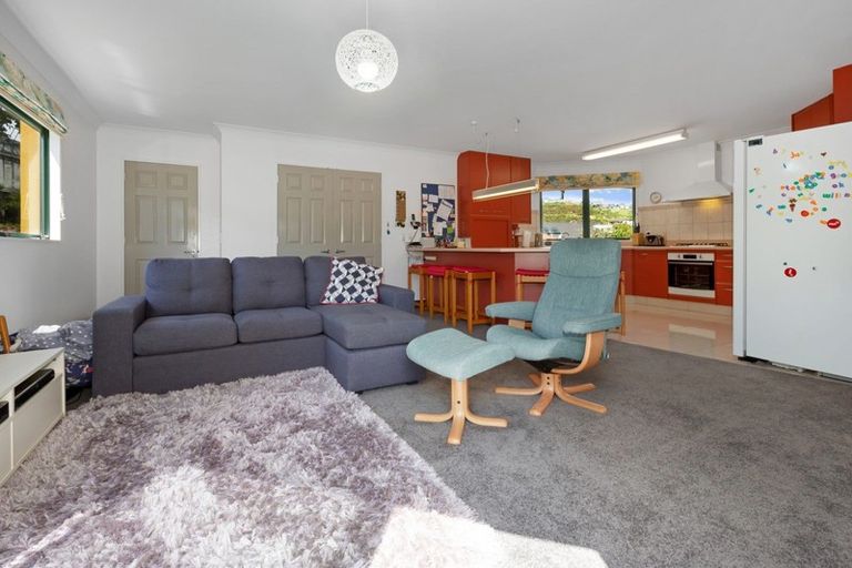 Photo of property in 48 Samwell Drive, Whitby, Porirua, 5024