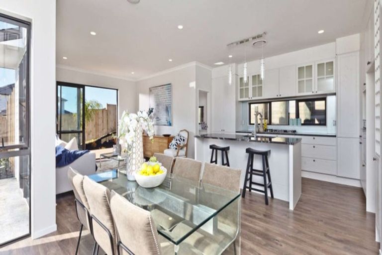 Photo of property in 33 Cilliers Drive, Silverdale, 0932