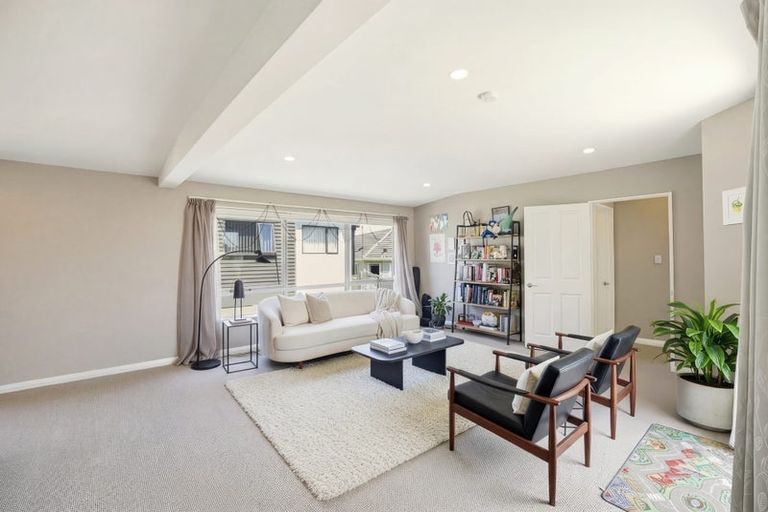Photo of property in 8a Broadbent Street, Riccarton, Christchurch, 8041