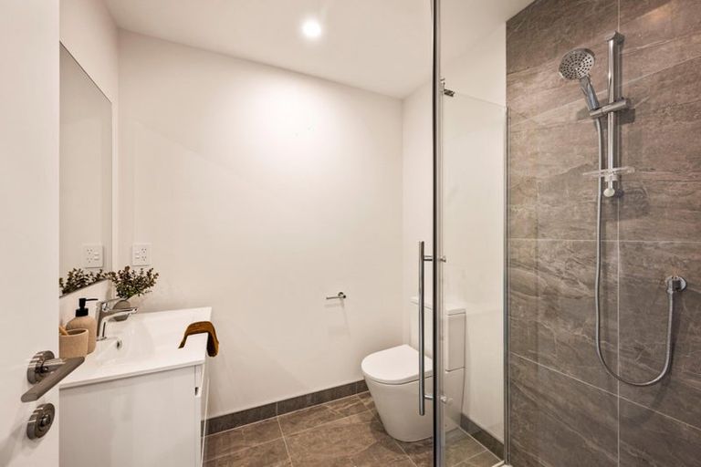 Photo of property in 4/721 Te Atatu Road, Te Atatu Peninsula, Auckland, 0610