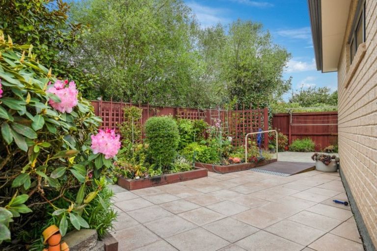 Photo of property in 15 Caleb Place, Northwood, Christchurch, 8051