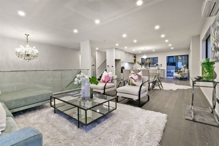 Photo of property in 8 Harvest Avenue, Orewa, 0931