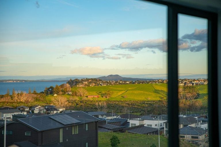 Photo of property in 36 Waitai Close, Long Bay, Auckland, 0630