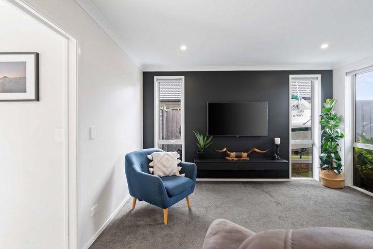 Photo of property in 38 Hiria Crescent, Papamoa Beach, Papamoa, 3118