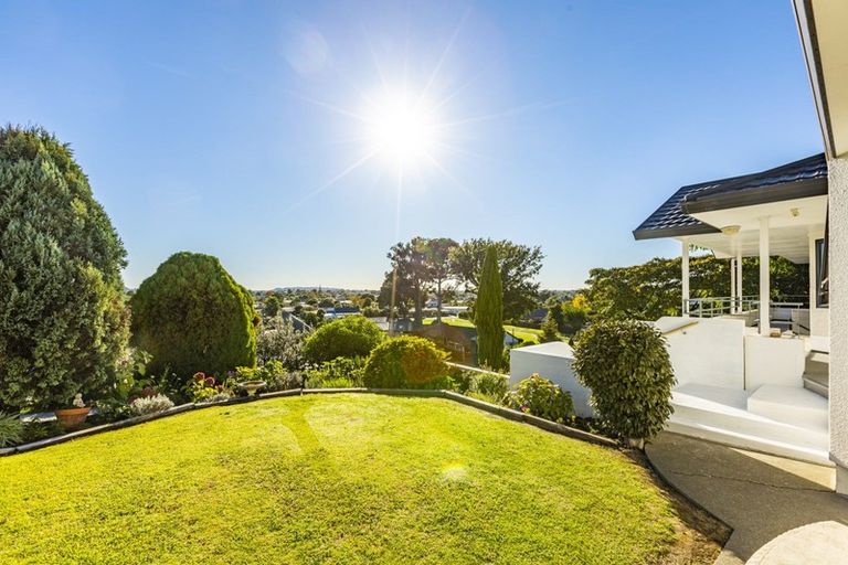 Photo of property in 37 Hetley Crescent, Taradale, Napier, 4112